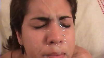 ब्यूटिफुल लैटिन ब्रुनेट है रफ सेक्स